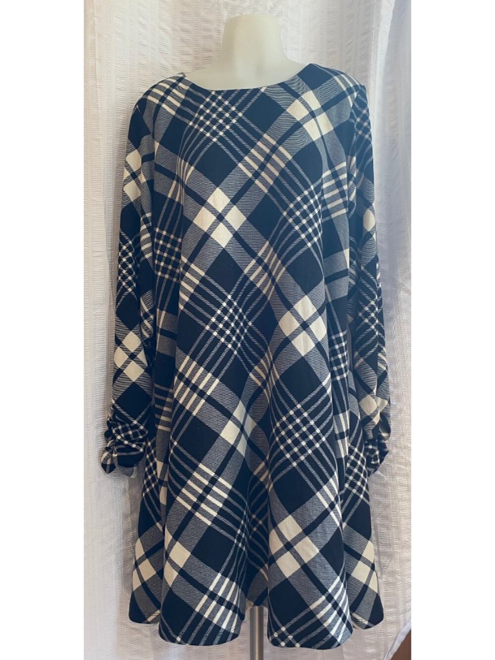 R&K Originals Navy And Cream Plaid Long Sleeve Shift Tunic Dress